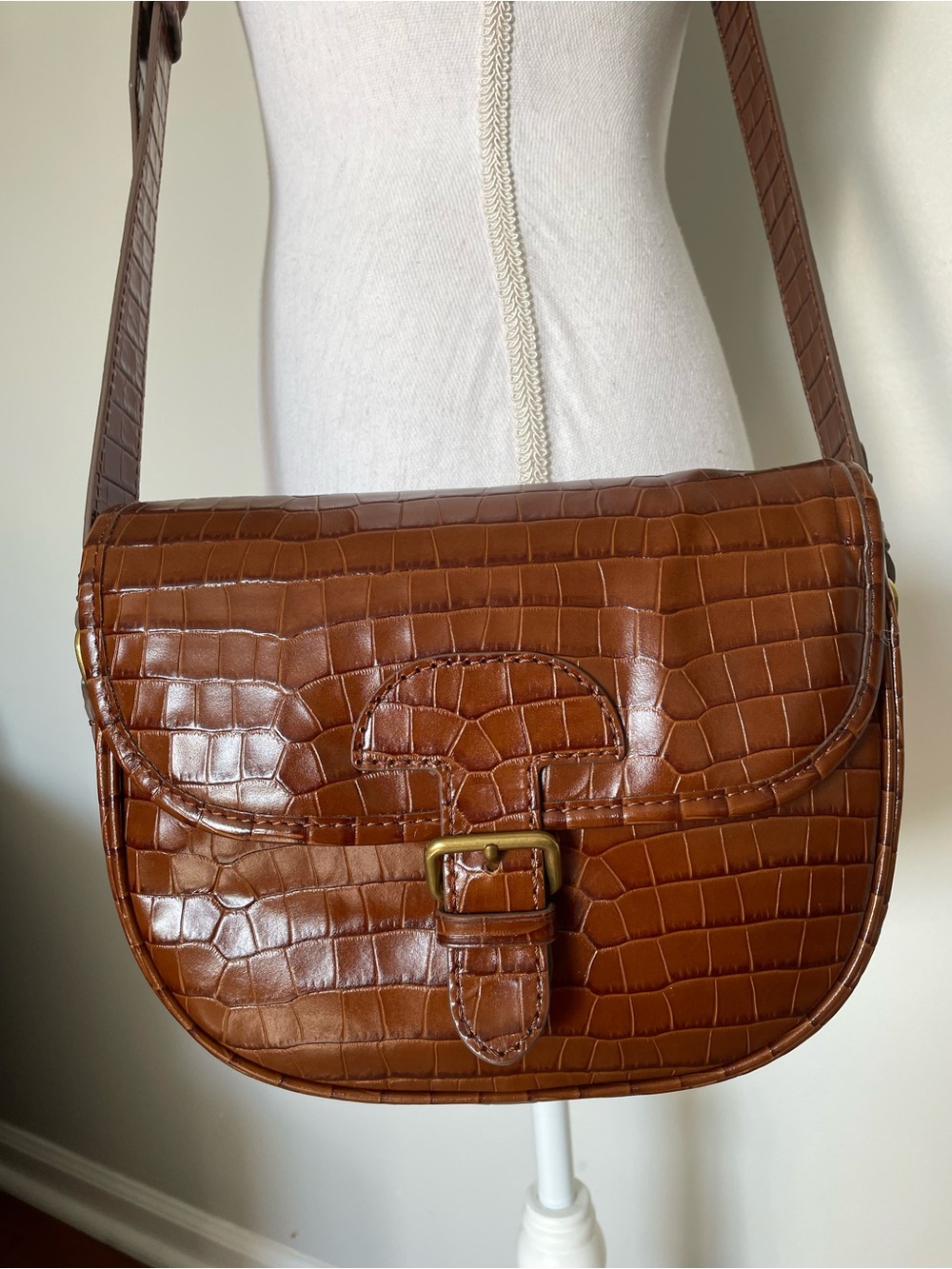 J.Crew Classic Large Saddle Bag in Croc-Embossed Leather – Brown / Hazelnut - Picture 15 of 15
